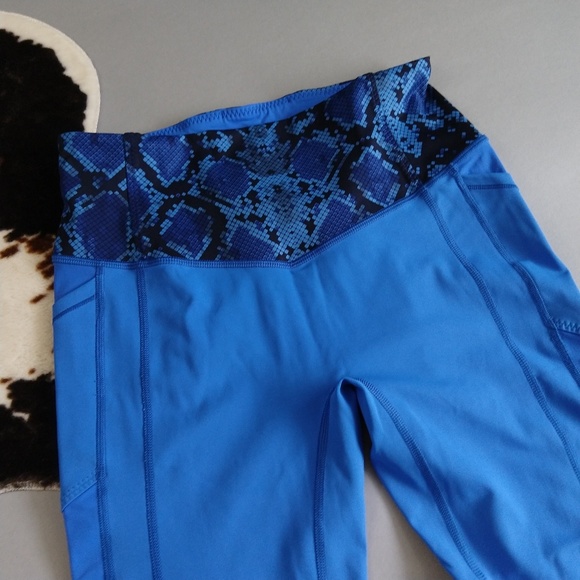 Lululemon All the Right Moves crops, size 8 - Picture 4 of 8